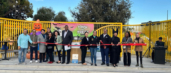 Ribbon Cutting at the Access Fremont launch and Halloween Trick or Treat Event