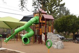 Glenoaks Park Playground