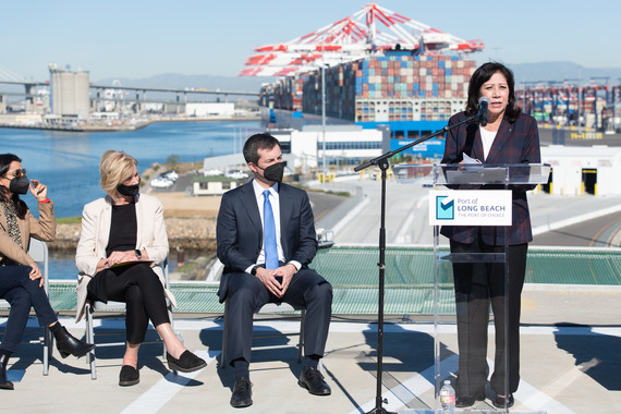 Visit of Sec Pete to the Port of Long Beach