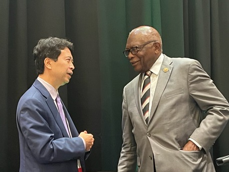 Robin Toma and James Clyburn, U.S. Congressman