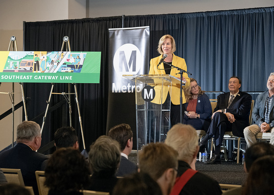 Hahn unveils Southeast Gateway Line