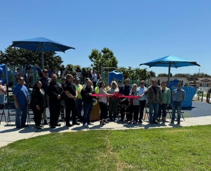 Ribbon Cutting group