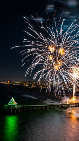 Skechers Manhattan Beach Holiday Fireworks Festival