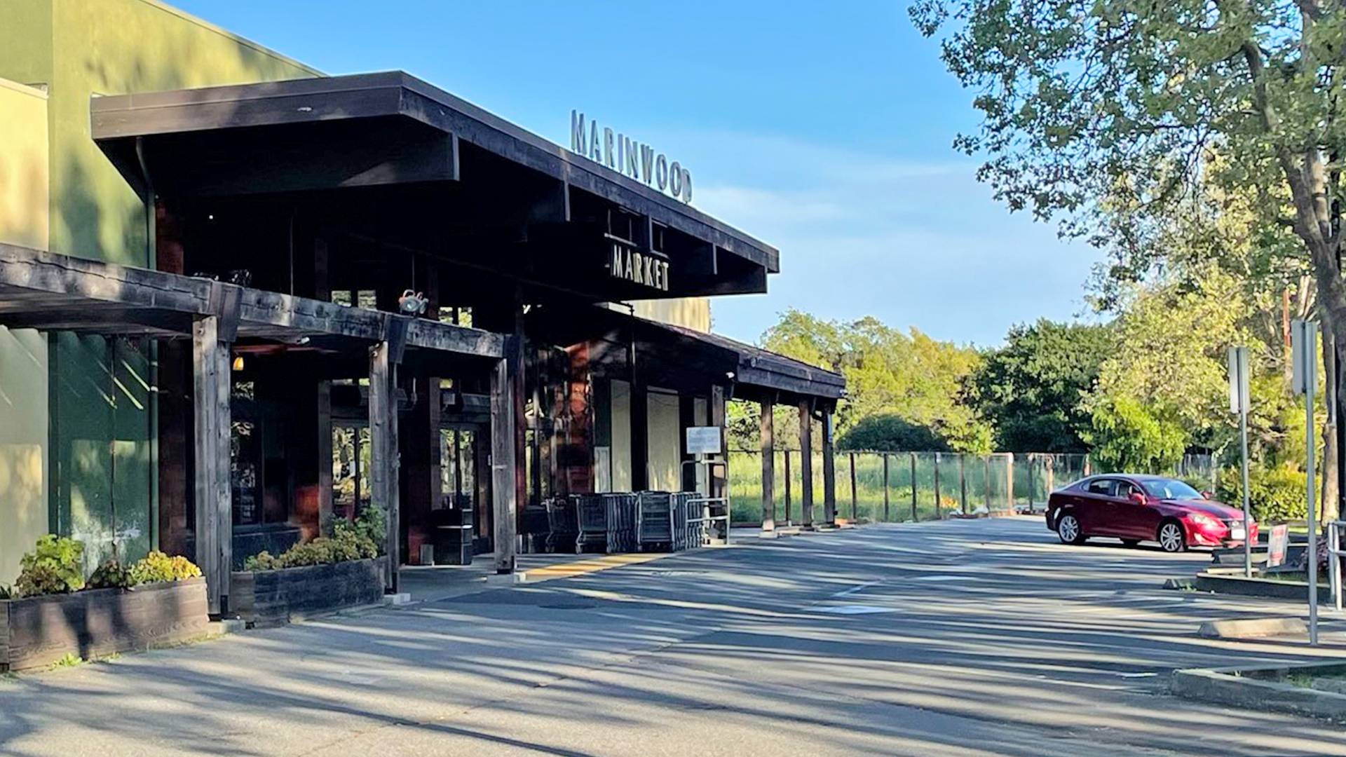 marinwood plaza exterior shot