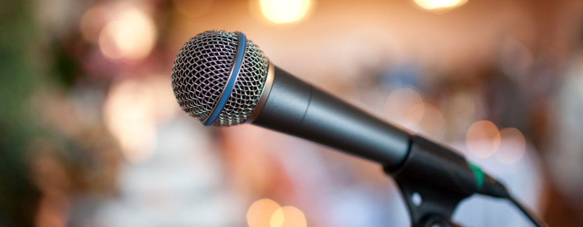 Photo of a standing microphone