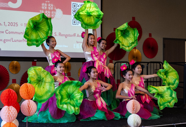 Lunar New Year Dancers
