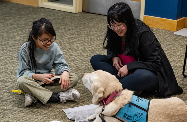 Library Reading Pgm with Dogs