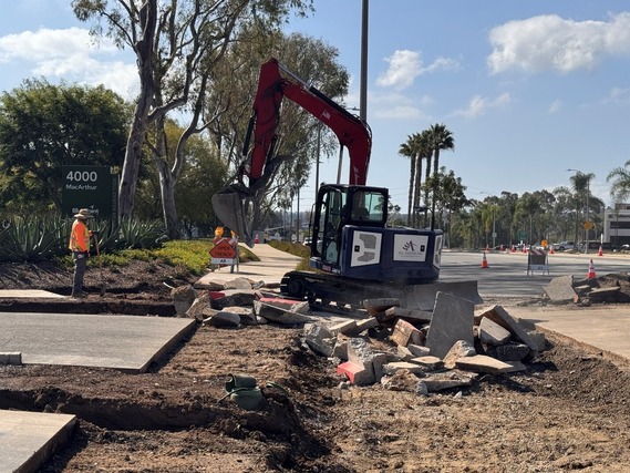 Crews working on MacArthur median improvement