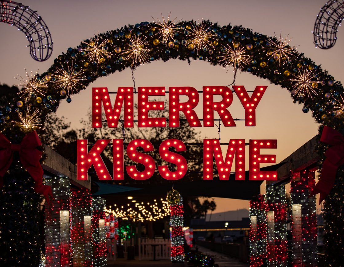 Merry Kiss Me