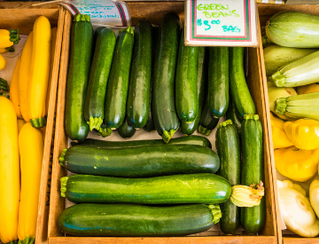 farmers' market produce - yellow squash and green zucchini