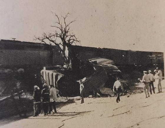 A 1976 Auburn Journal photo of a freight train wreck outside of Lincoln 
