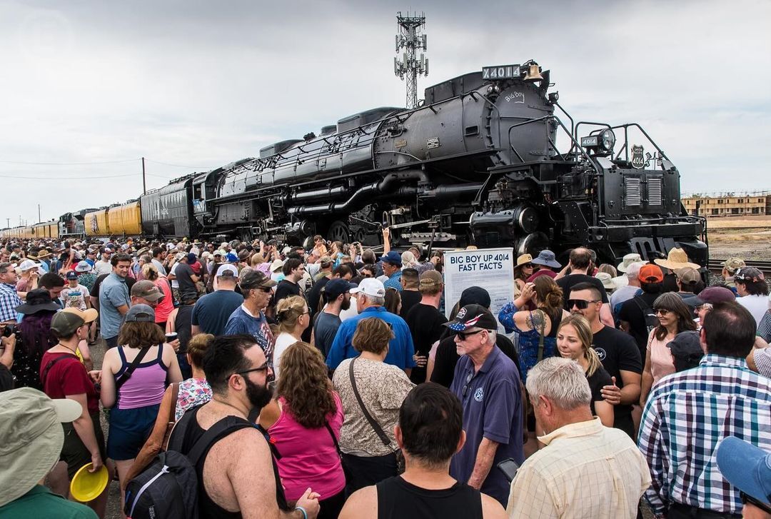  Big Boy 4014 Train Amongst Crowd in Roseville