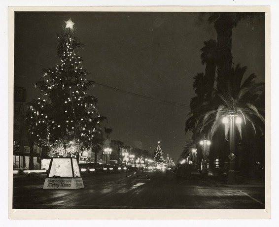 Holidays downtown circa 1935