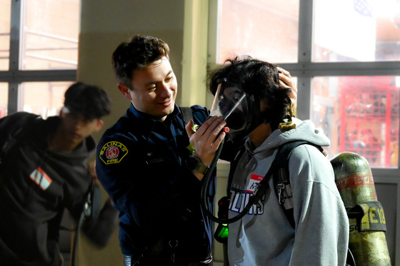 youth-trying-on-oxygen-mask