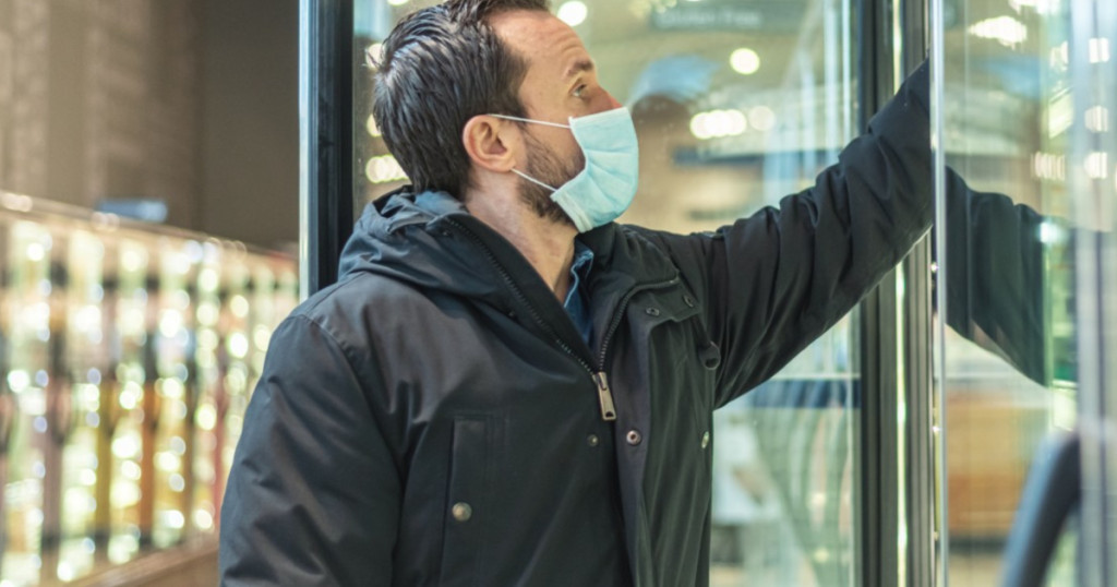 man in facemask