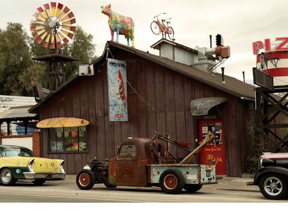 cross eyed cow pizza building