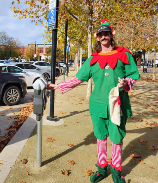 Downtown Parking Specials_Holiday Elf_320x370