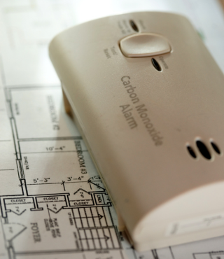 Winter Safety Tips_Carbon Monoxide Alarm_320x370