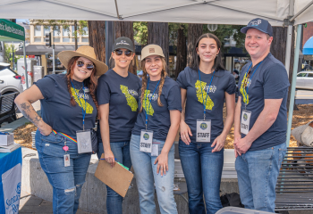 Earth Day Volunteers_350x240