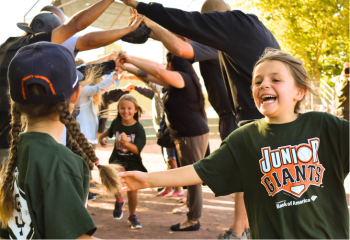 Junior Giants Volunteer_350x240