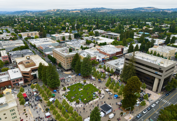 Downtown Santa Rosa_Courthouse Square_350x240