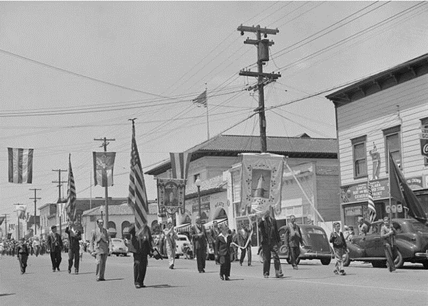Image of downtown Santa Clara during a parade