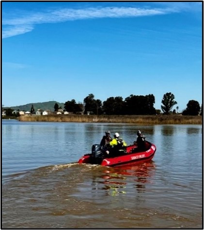 Picture of Suisun City Fire Department on a Rescue Boat Operations training