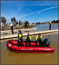 Picture of Suisun City Fire Department on a Rescue Boat Operations training