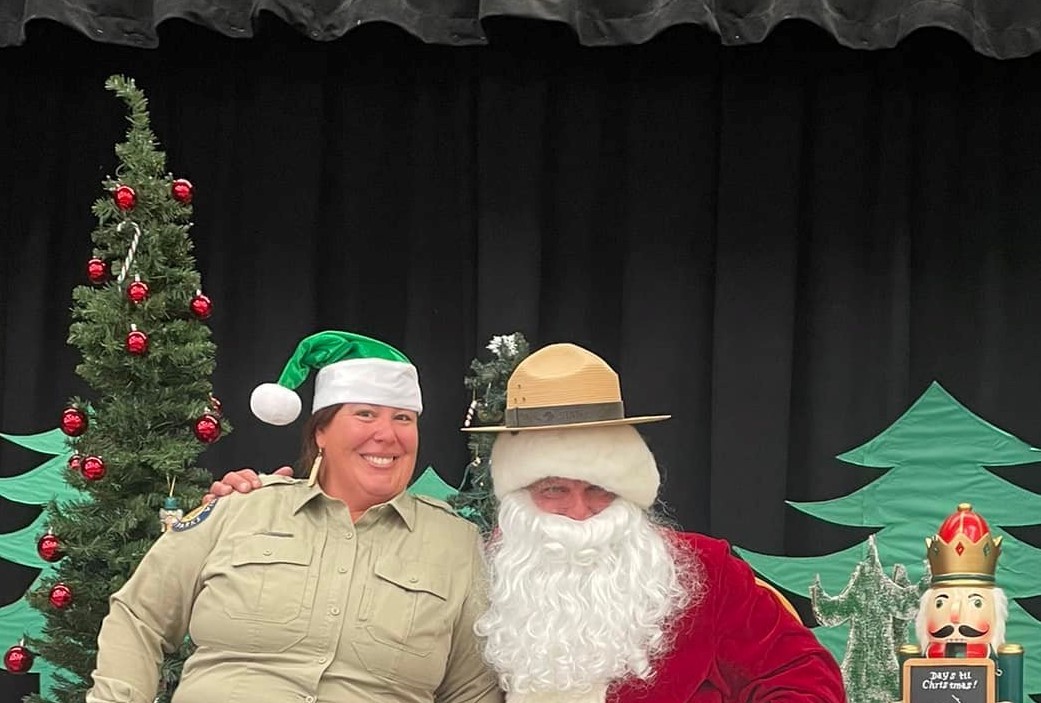 Hungry Valley SVRA_Gorman school Santa 2021