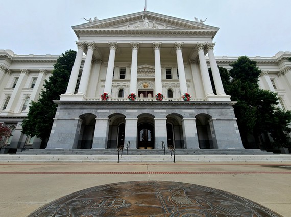 CA State Capitol_wreaths