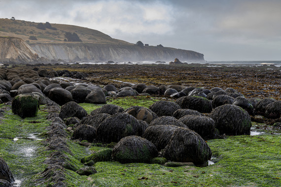 Schooner Gulch SB (rocks) 090-P111372
