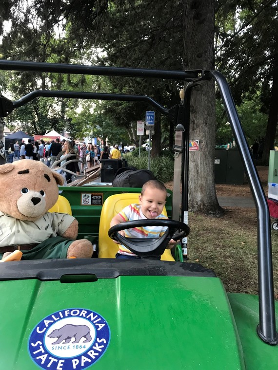 Sonoma Market Night_Little Guy on Gator