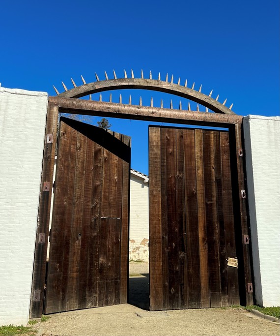 Sutter's Fort SHP (New spiked arch)
