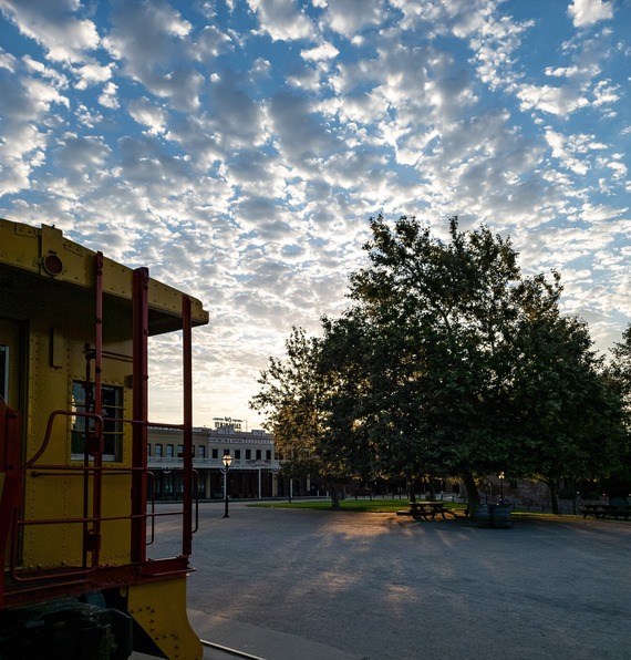 Old Sacramento SHP_Cloudy sunrise