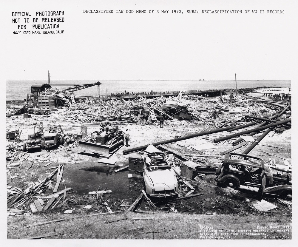 Image of Port Chicago explosion in July 1944