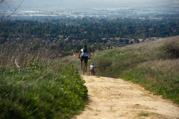 Chino Hills SP (bikers on trail)