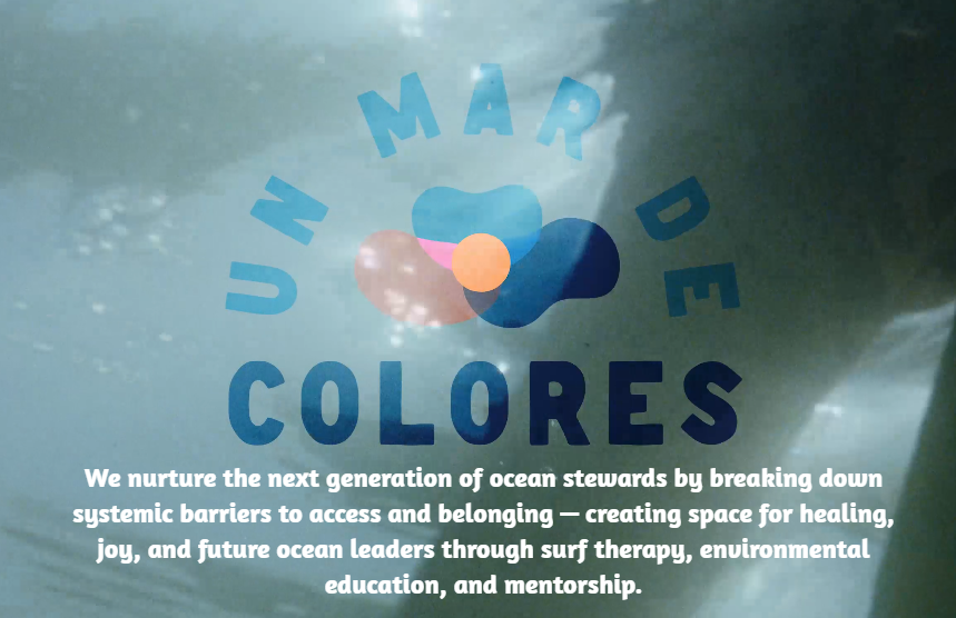 Un Mar de Colores Logo