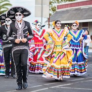 dancers in Dia de Los Muertos makeup