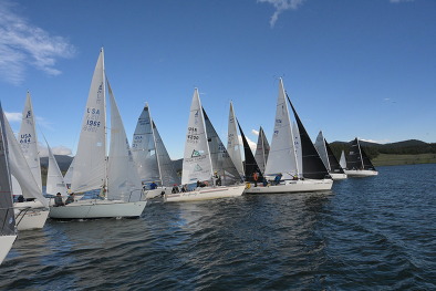 Sailboats racing 