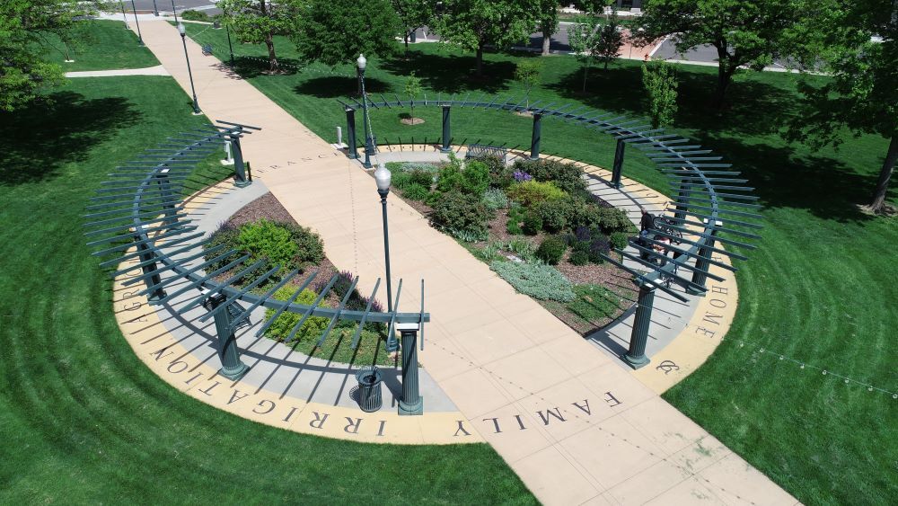 An aerial view of the circular courtyard at the center of Lincoln Park