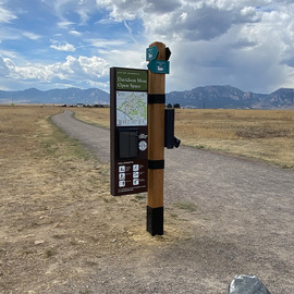 Wayfinding post