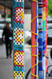 yarn bombing example on street pole