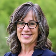 Jennifer Elliot headshot