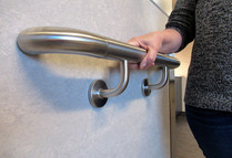 Grab bar 