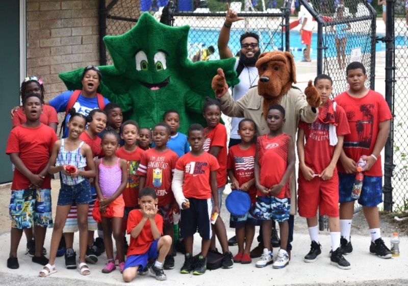 Leaf and McGruff joined by kids