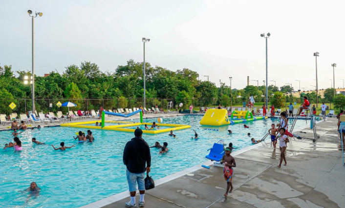 Kids and community members have fun at one of DPR's outdoor pools. 