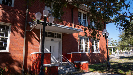 Image of entrance to North Ward School