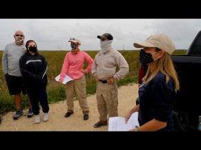 FWC staff explained to volunteers the threats debris and litter pose on fish and wildlife. FWC photo.
