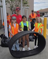 volunteers at Trash Bash