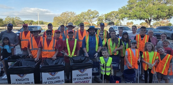 A group of volunteers from Trash Bash